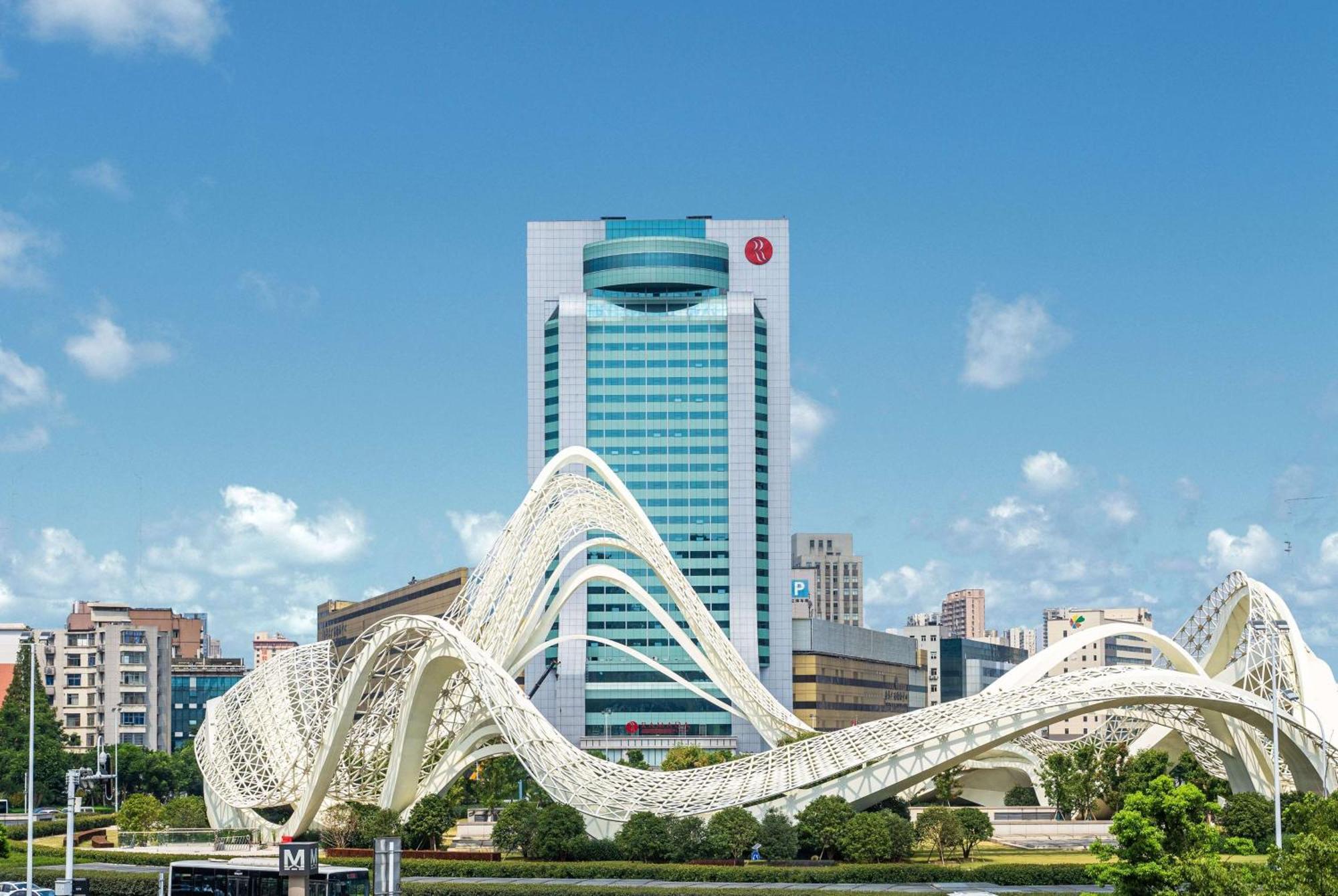 โรงแรมหวู่ฮั่นรามาดาพลาซ่าออปติคส์วัลเล่ย์ อู่ฮั่น ภายนอก รูปภาพ