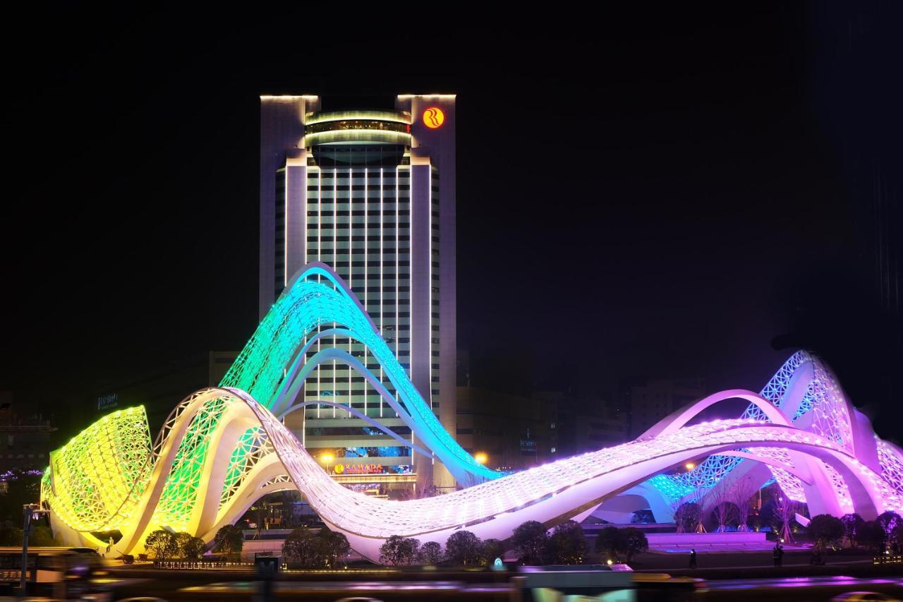 โรงแรมหวู่ฮั่นรามาดาพลาซ่าออปติคส์วัลเล่ย์ อู่ฮั่น ภายนอก รูปภาพ